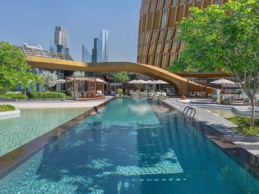 2 binnenzwembaden, 3 buitenzwembaden