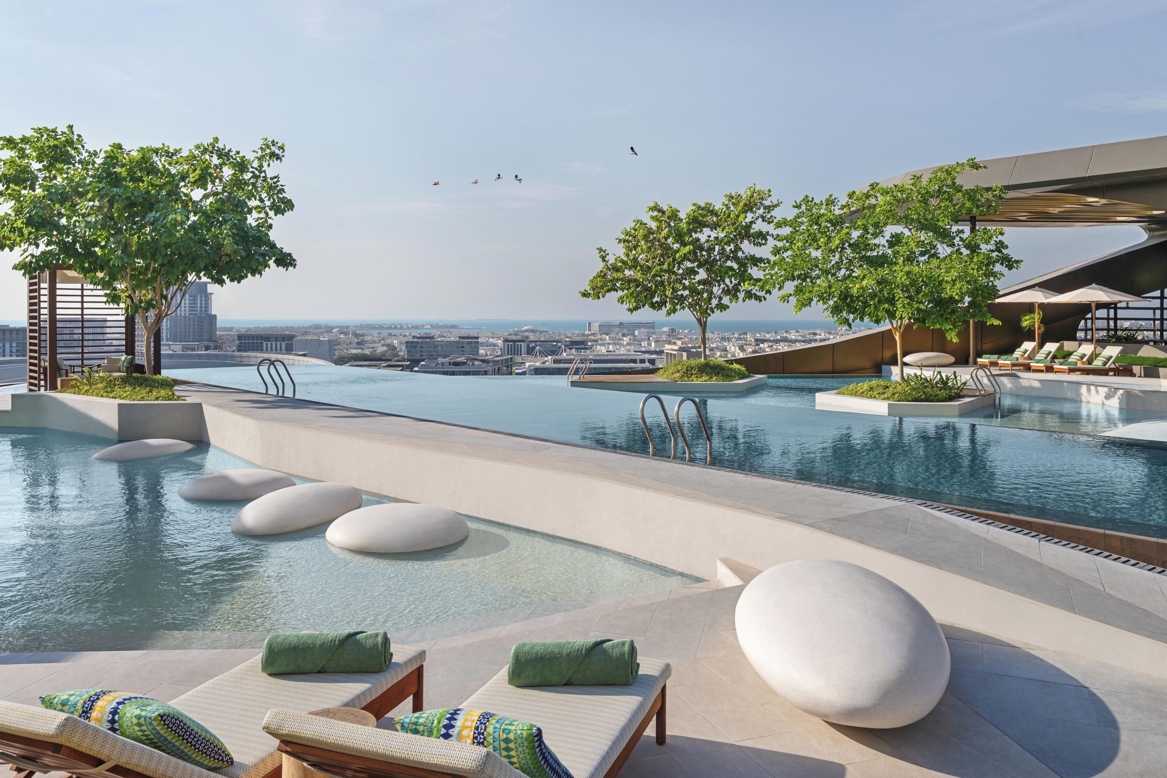 2 piscines couvertes, 3 piscines extérieures