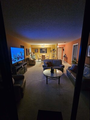 تلفزيون، مكتب