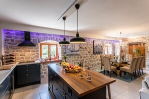 Dining - Villa Draga, heritage pool villa in Split (Solin)