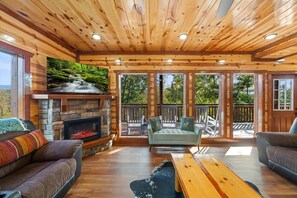 Älytelevisio, takka, videopelejä