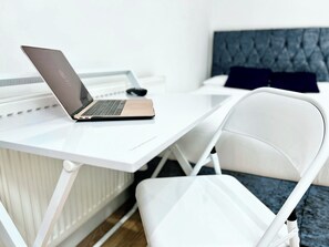 1 chambre, fer et planche à repasser, Wi-Fi gratuit, draps fournis