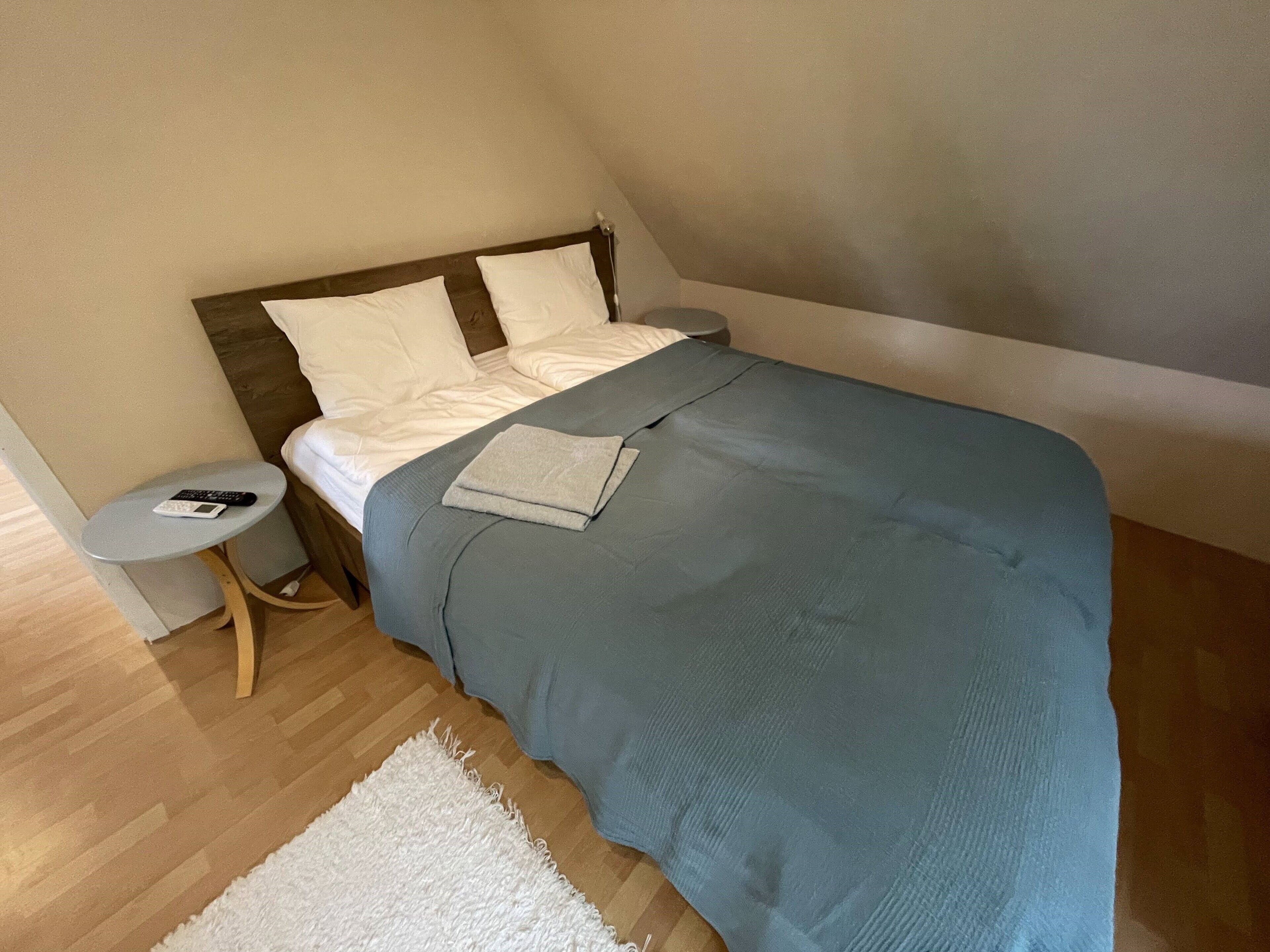 2 bedrooms, desk, iron/ironing board, free WiFi