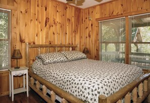 4 bedrooms, free WiFi, bed sheets - Four Bedroom Cabin in Cosby,TN. Very Private with Beautiful Views of the Smokies (Cosby)