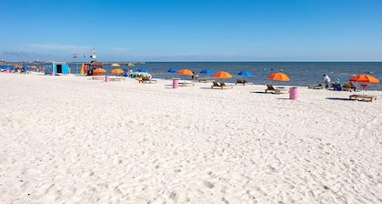 Private Pool w/Heating Option! 5Bedrooms & Close to Biloxi!