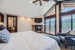 4 Schlafzimmer, Schreibtisch, Bügeleisen/Bügelbrett, kostenloses WLAN