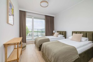 2 عدّة غرف نوم ومكواة/لوح كي وواي فاي وملاءات أسرّة