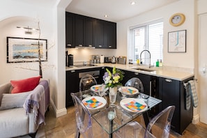 House | 2 bedrooms - Host Stay Voyagers View (Whitby)