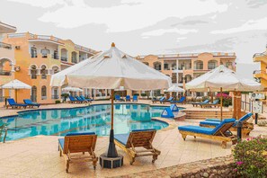 حمام سباحة | حمّام سباحة خارجي