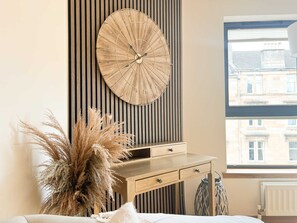 2 bedrooms, desk, iron/ironing board, WiFi