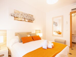 4 chambres, fer et planche à repasser, accès au Wi-Fi (inclus)