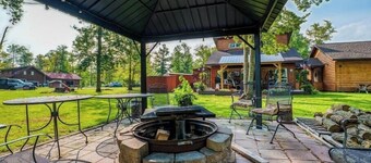 Charming country house with WiFi and AC in welcoming Kelliher