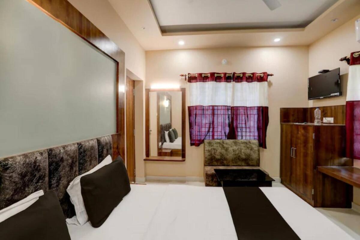 Soundproofing, WiFi (free), bed sheets