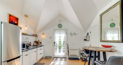 Pet-friendly Minneapolis Studio: Walk to Lake!