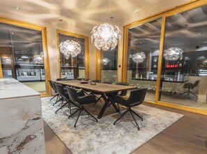 Flat-screen TV - Royal Penthouse apartment (Rovaniemi)