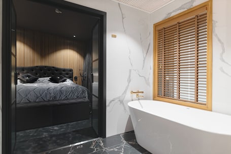 Luxury Penthouse, Balcony, City View | 3 bedrooms, blackout drapes, soundproofing, iron/ironing board