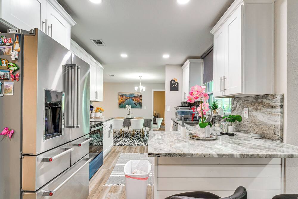 Lakefront Home w/ Heated Pool, Near Disney