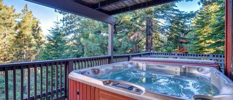 House (6 Bedrooms) | Outdoor spa tub