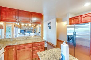 House (6 Bedrooms) | Interior