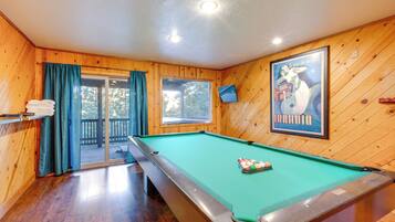 House (6 Bedrooms) | Interior