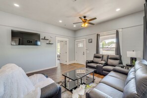 Interior - Centrally Located Lodi Home: Walk Downtown! (Lodi)