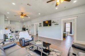 Interior - Centrally Located Lodi Home: Walk Downtown! (Lodi)