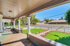 Interior - Centrally Located Lodi Home: Walk Downtown! (Lodi)