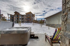 Interior - Ski Season Escape! Fraser Condo & Hot Tub (Fraser)