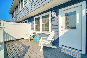 Apartment (2 Bedrooms) | Interior - Bright Brigantine Townhome: Steps to Beach Access! (Brigantine)