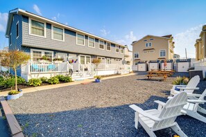 Apartment (2 Bedrooms) | Interior - Bright Brigantine Townhome: Steps to Beach Access! (Brigantine)