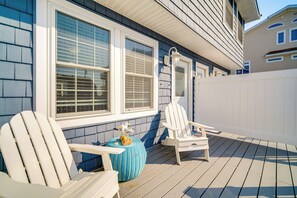Apartment (2 Bedrooms) | Interior - Bright Brigantine Townhome: Steps to Beach Access! (Brigantine)
