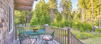 Cozy Acadia Area Cabin, Walk to Beach & Lighthouse