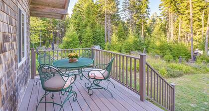 Cozy Acadia Area Cabin, Walk to Beach & Lighthouse