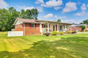 House (3 Bedrooms) | Interior - Florence Family Home w/ Dog-friendly Yard (Florence)