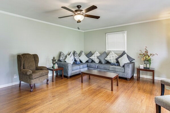 House (3 Bedrooms) | Interior