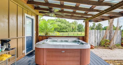 Spacious Micanopy Farmhouse w/ Luxurious Pool!