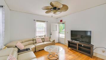 Apartment (2 Bedrooms) | Front of property