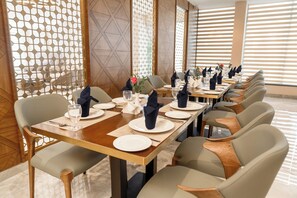 Restaurant - VSC PORTO MARINA (Neyyattinkara)