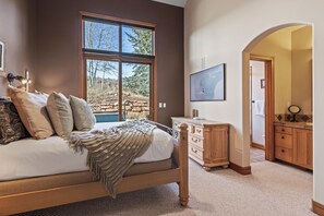 5 bedrooms, iron/ironing board, free WiFi, bed sheets - Spacious, Quiet, Private Hot Tub, Easy Drive to Everything (Park City)