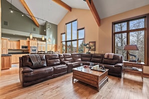 Smart TV, fireplace, DVD player - Managed by Park City Lodging-Spacious, Quiet, Hot Tub, Easy Drive to Everything (Park City)