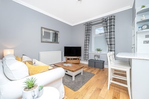 Apartment | Living area - The Wee Haig - 1 Bedroom Condo (Glenrothes)