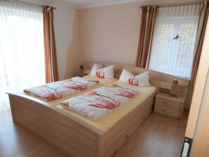 5 Schlafzimmer, Bügeleisen/Bügelbrett, WLAN, Bettwäsche