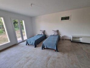 3 dormitorios, wifi gratis, ropa de cama y accesible en silla de ruedas