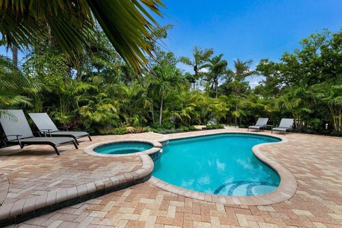 Bean Point Bliss 3 Bedroom Home by RedAwning