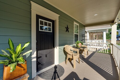 Vintage Charm, Modern Living,  5 minutes to downtown Chattanooga