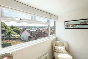 Interior - Host & Stay | Voyagers' View (Whitby)