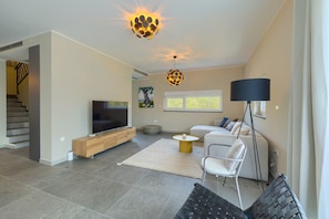 TV, fireplace - Villa Loreta with pool, barbeque and sea view. (Pula)