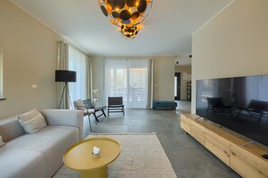 TV, fireplace - Villa Loreta with pool, barbeque and sea view. (Pula)