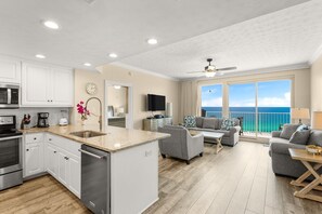 Fridge, microwave, oven, stovetop - Fully Renovated Condo in Luxury Resort (Panama City Beach)