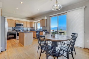 Fridge, microwave, oven, stovetop - Air Force Academy Base with Deck and Mountain View (Colorado Springs)